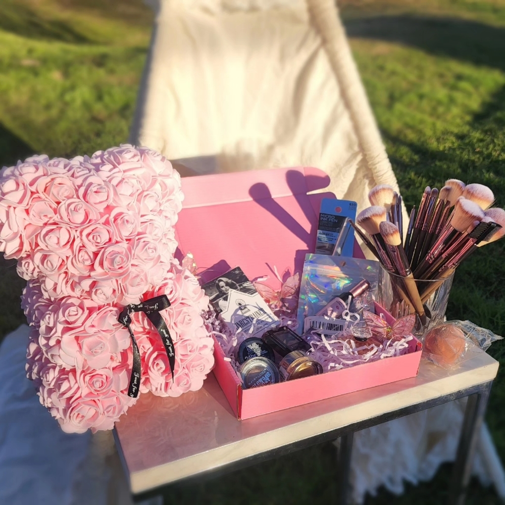 Gift Box 💖 - Picture 2 of 3